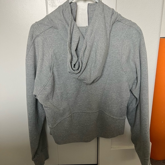 Size 6 gray lululemon zip up jacket - Picture 2 of 4